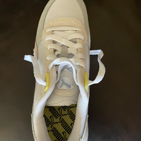 Puma Women Sneakers - Picture 7 of 7